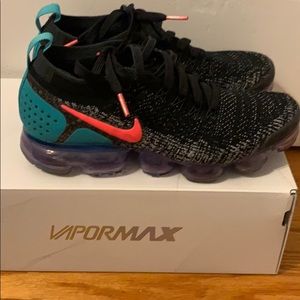 Nike woman’s VAPORMAX